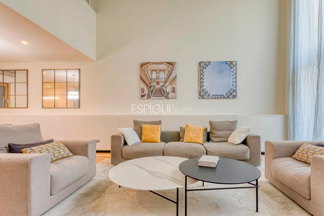 Fantastic Duplex with an Exclusive Garden Next to Paseo De Gracia