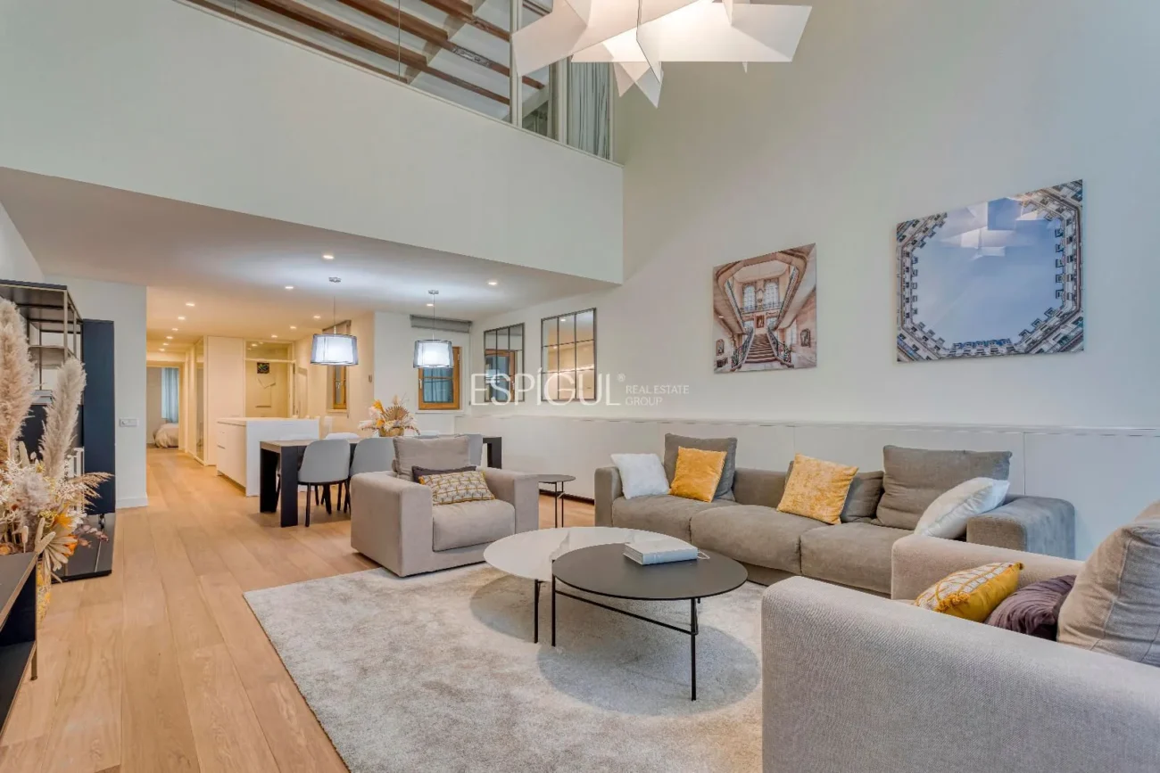 Fantastic Duplex with an Exclusive Garden Next to Paseo De Gracia