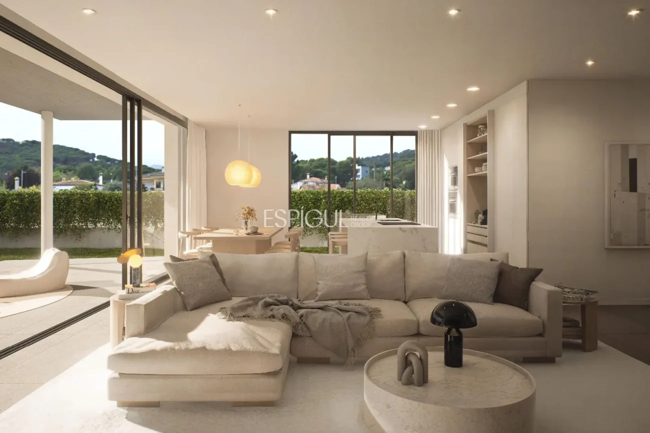Maisons de luxe à S&rsquo;Agaró avec jardin et piscine