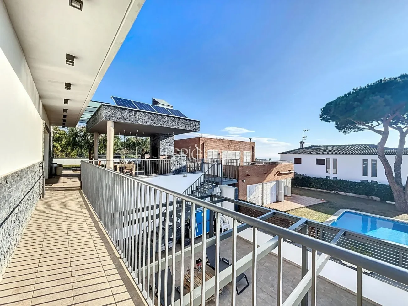 Exclusive House with Panoramic Views of the Sea and Mountains