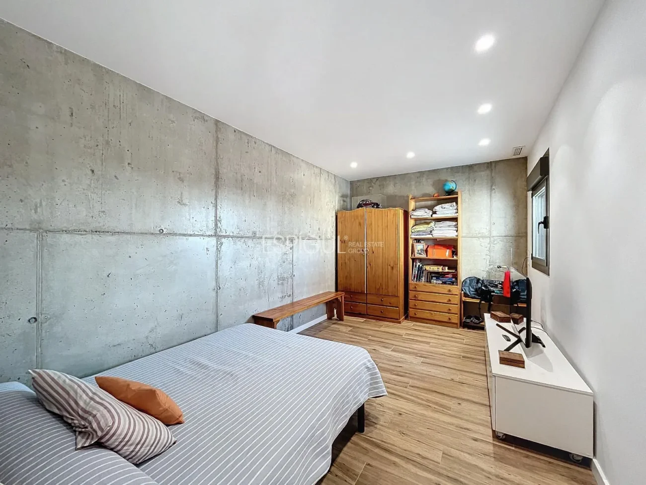 Exclusive House with Panoramic Views of the Sea and Mountains