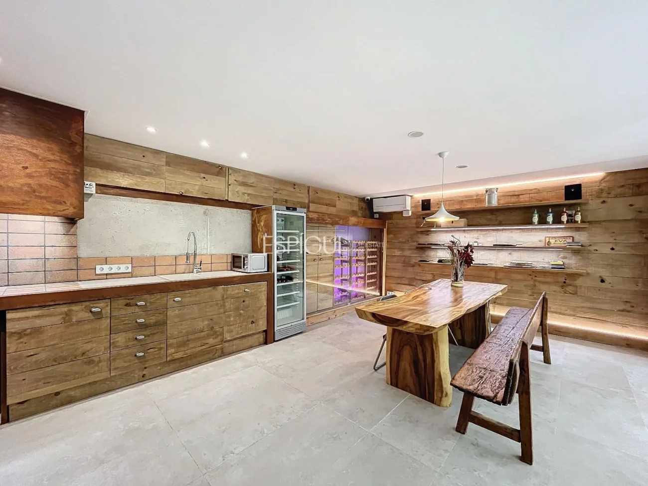 Exclusive House with Panoramic Views of the Sea and Mountains