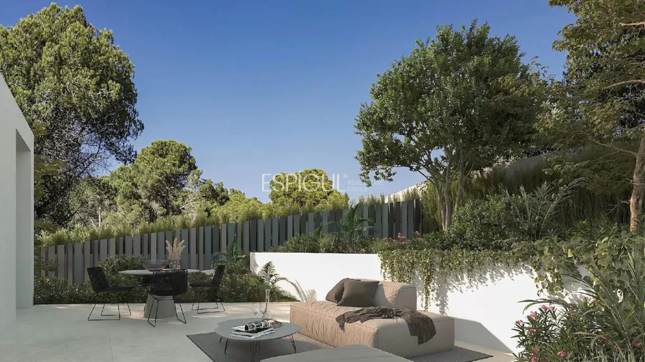 Panoramablick auf das Meer und purer Luxus an der Küste des Maresme