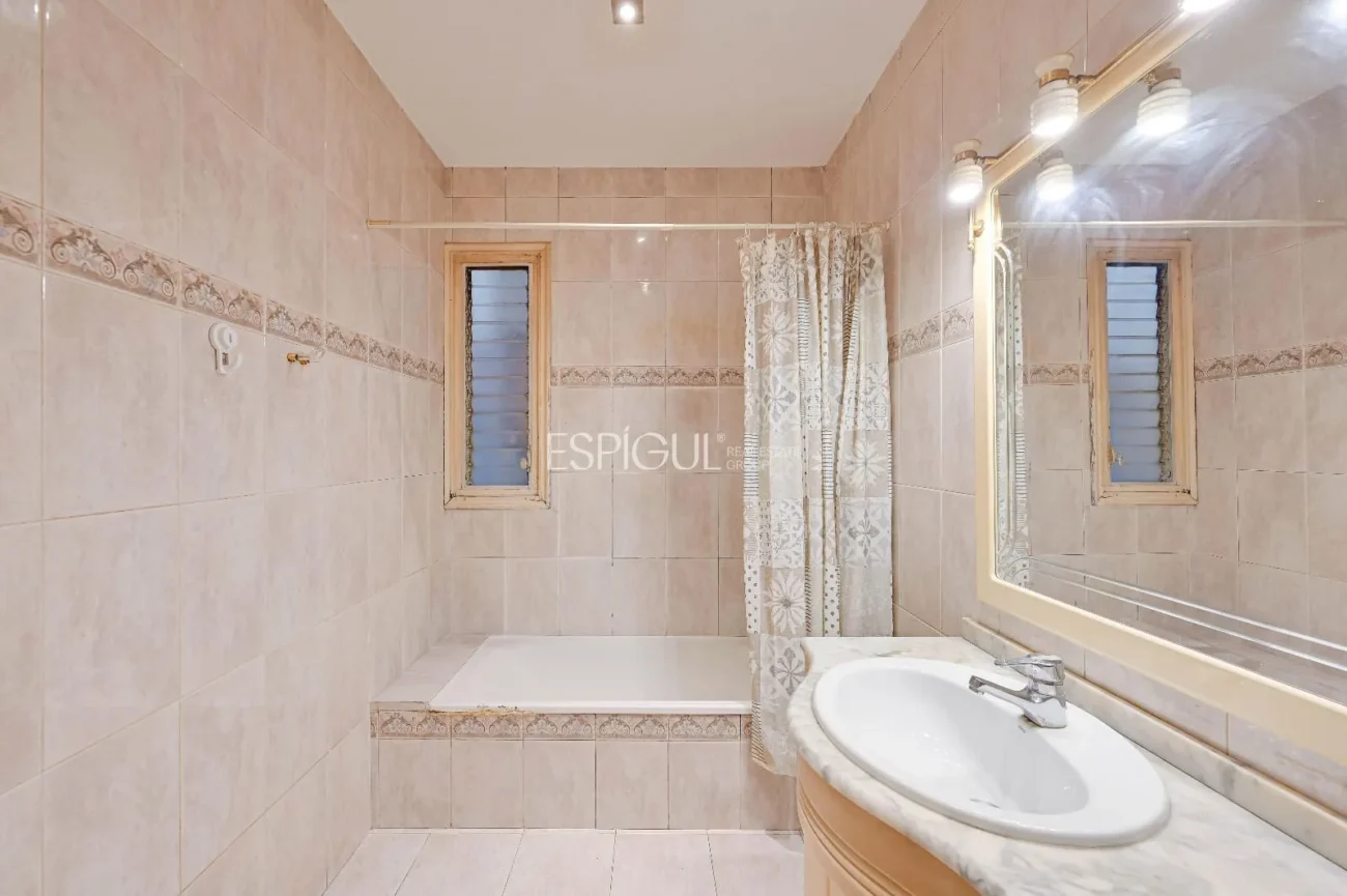 Exclusivo piso con jardín privado en el Barri Vell de Girona