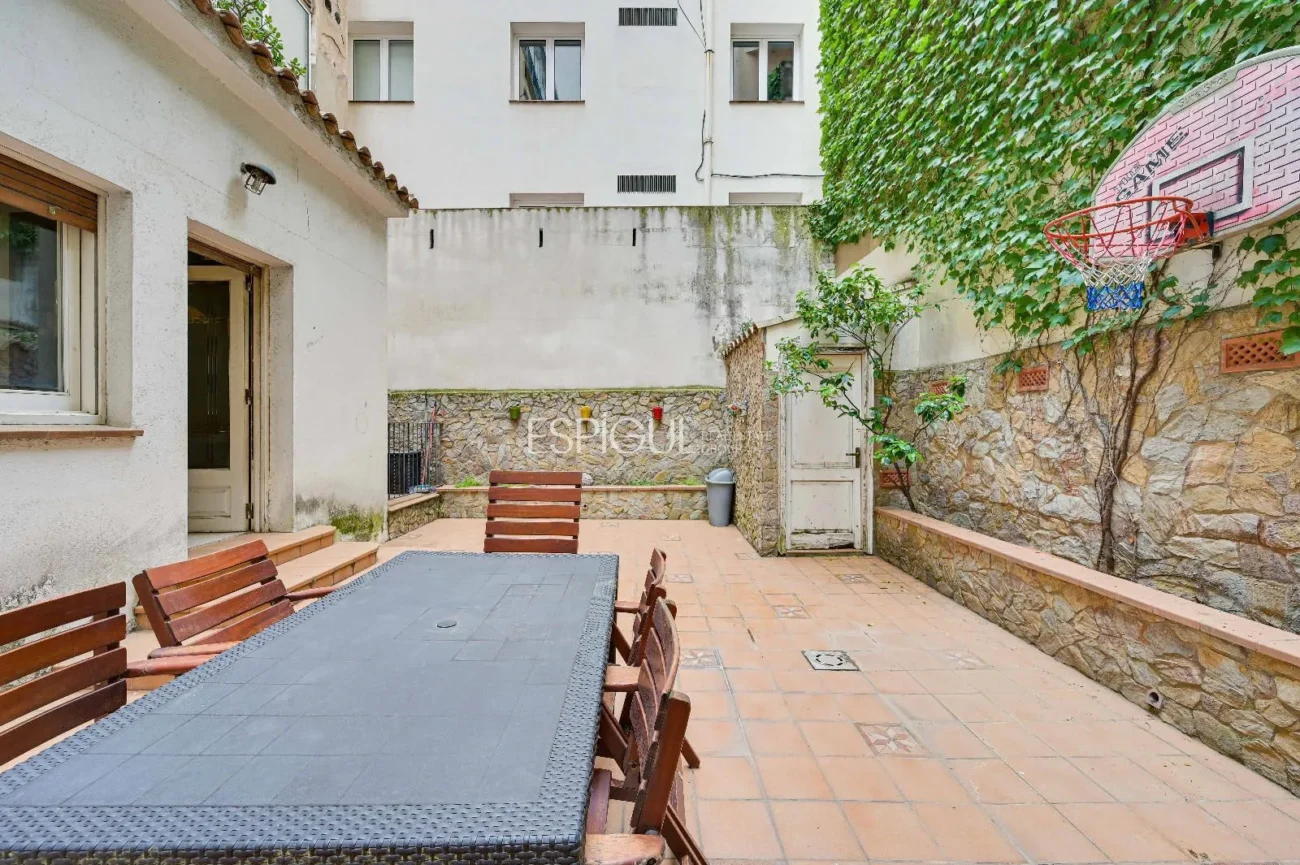 Exclusivo piso con jardín privado en el Barri Vell de Girona