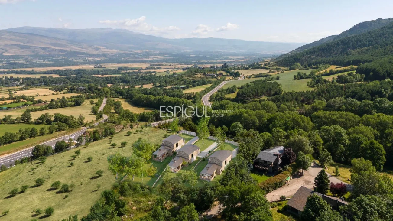New Exclusive Development of 5 Detached Houses in Urús, Cerdanya