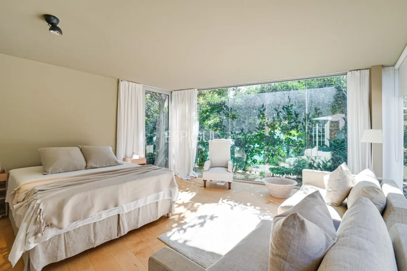 Detached House in Tiana: Brightness and Comfort on a Single Floor