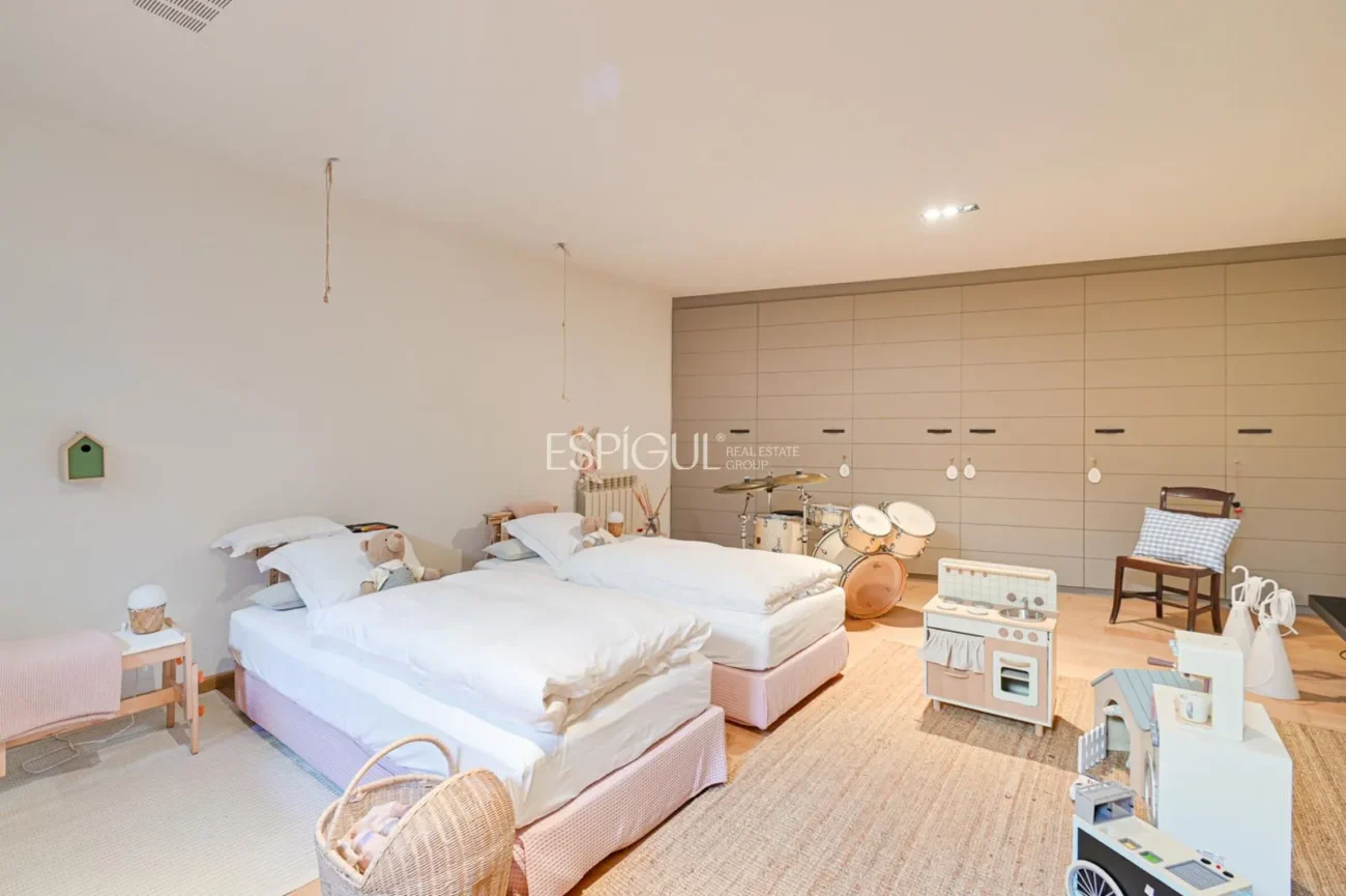 Detached House in Tiana: Brightness and Comfort on a Single Floor