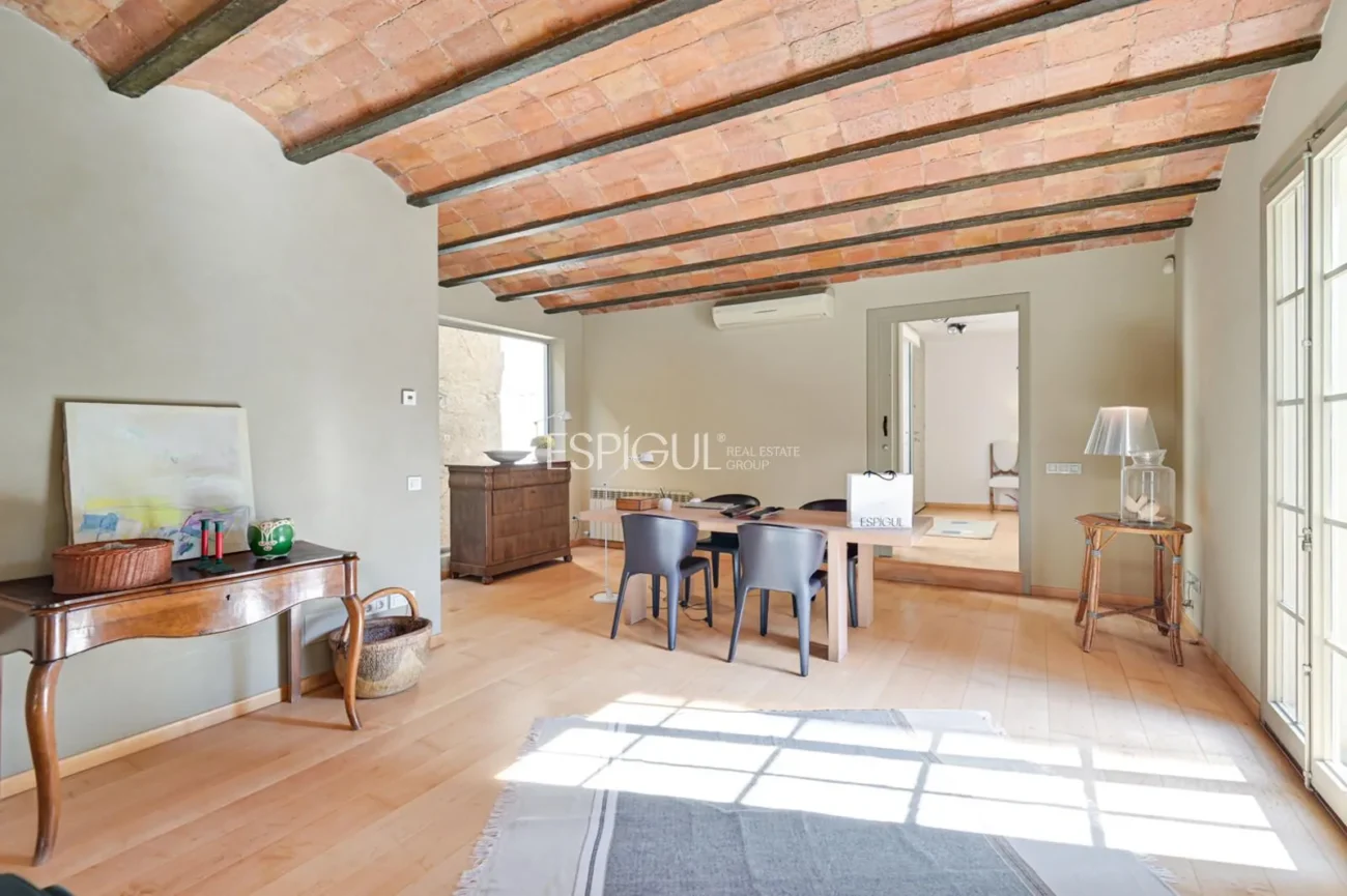 Detached House in Tiana: Brightness and Comfort on a Single Floor