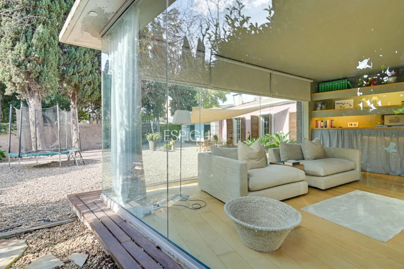 Detached House in Tiana: Brightness and Comfort on a Single Floor