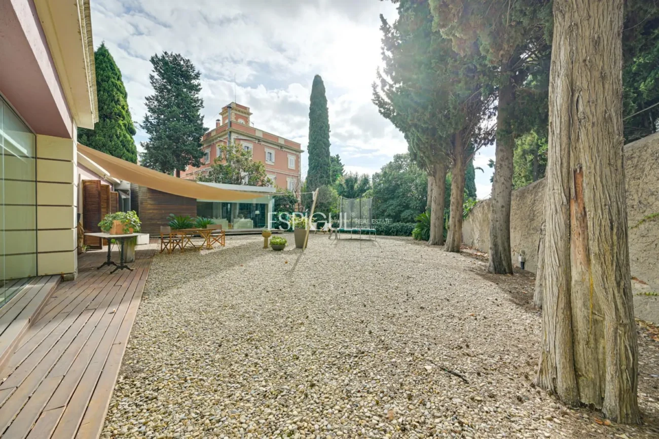 Freistehendes Haus in Tiana: Helligkeit und Komfort auf einer Ebene