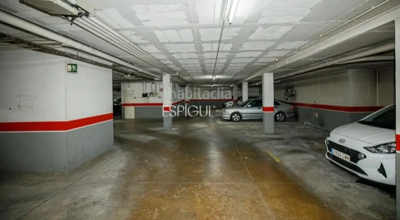 Exklusive Penthouse-Maisonette-Wohnung in der Calle Santa Maria de Girona