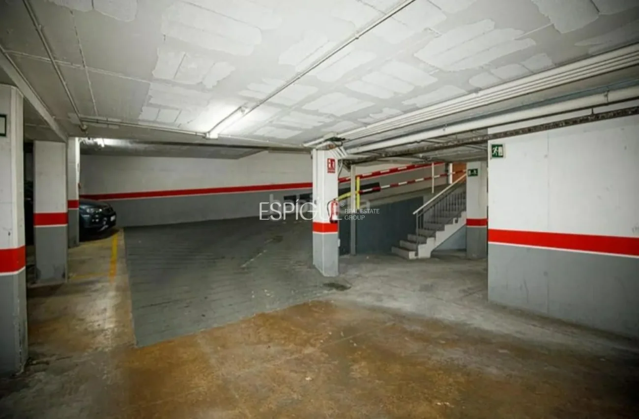 Exklusive Penthouse-Maisonette-Wohnung in der Calle Santa Maria de Girona
