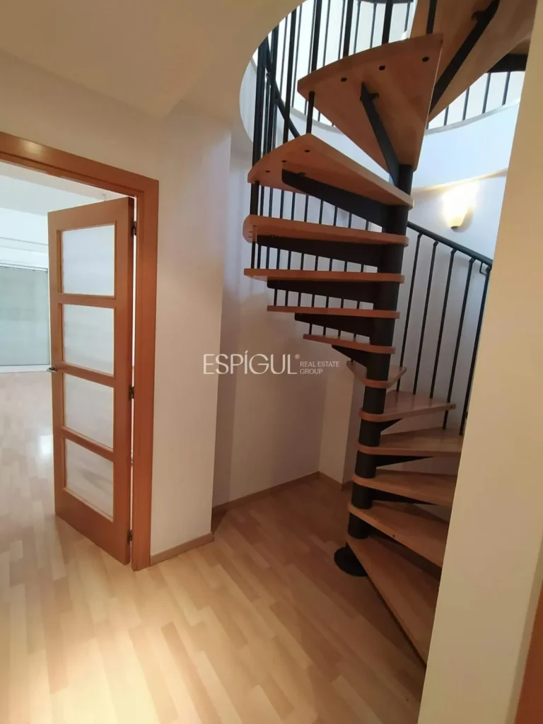 Exklusive Penthouse-Maisonette-Wohnung in der Calle Santa Maria de Girona