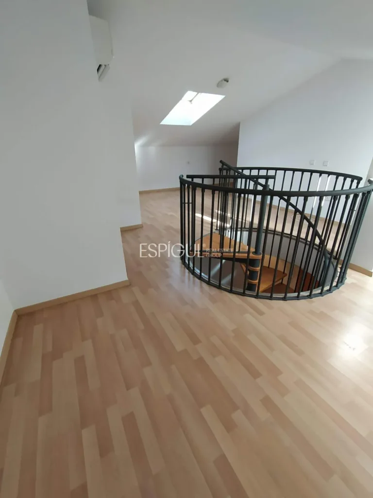 Exklusive Penthouse-Maisonette-Wohnung in der Calle Santa Maria de Girona