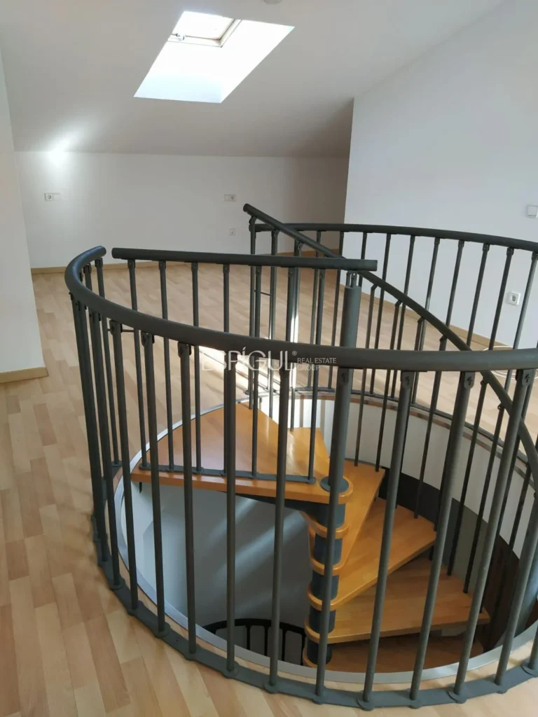 Exklusive Penthouse-Maisonette-Wohnung in der Calle Santa Maria de Girona