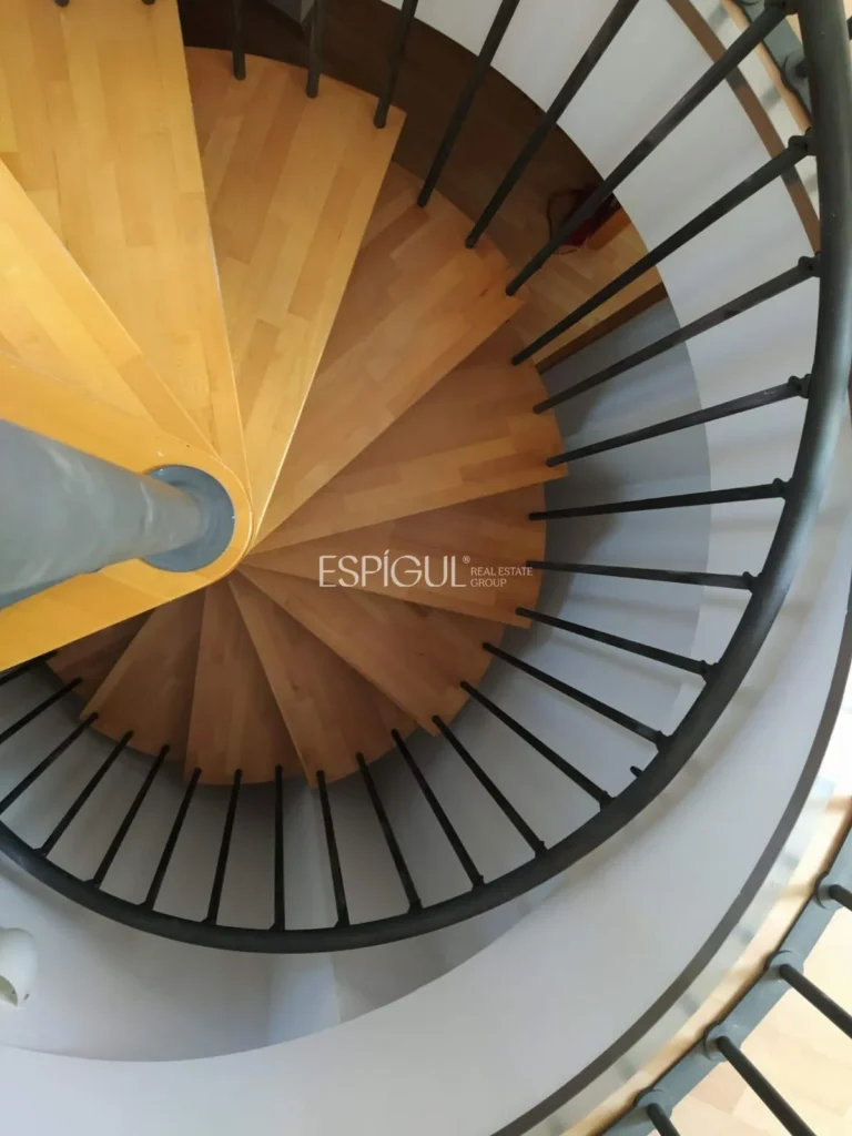 Exklusive Penthouse-Maisonette-Wohnung in der Calle Santa Maria de Girona