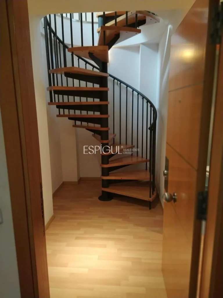 Exklusive Penthouse-Maisonette-Wohnung in der Calle Santa Maria de Girona