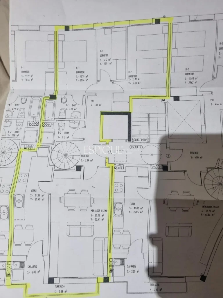 Exklusive Penthouse-Maisonette-Wohnung in der Calle Santa Maria de Girona