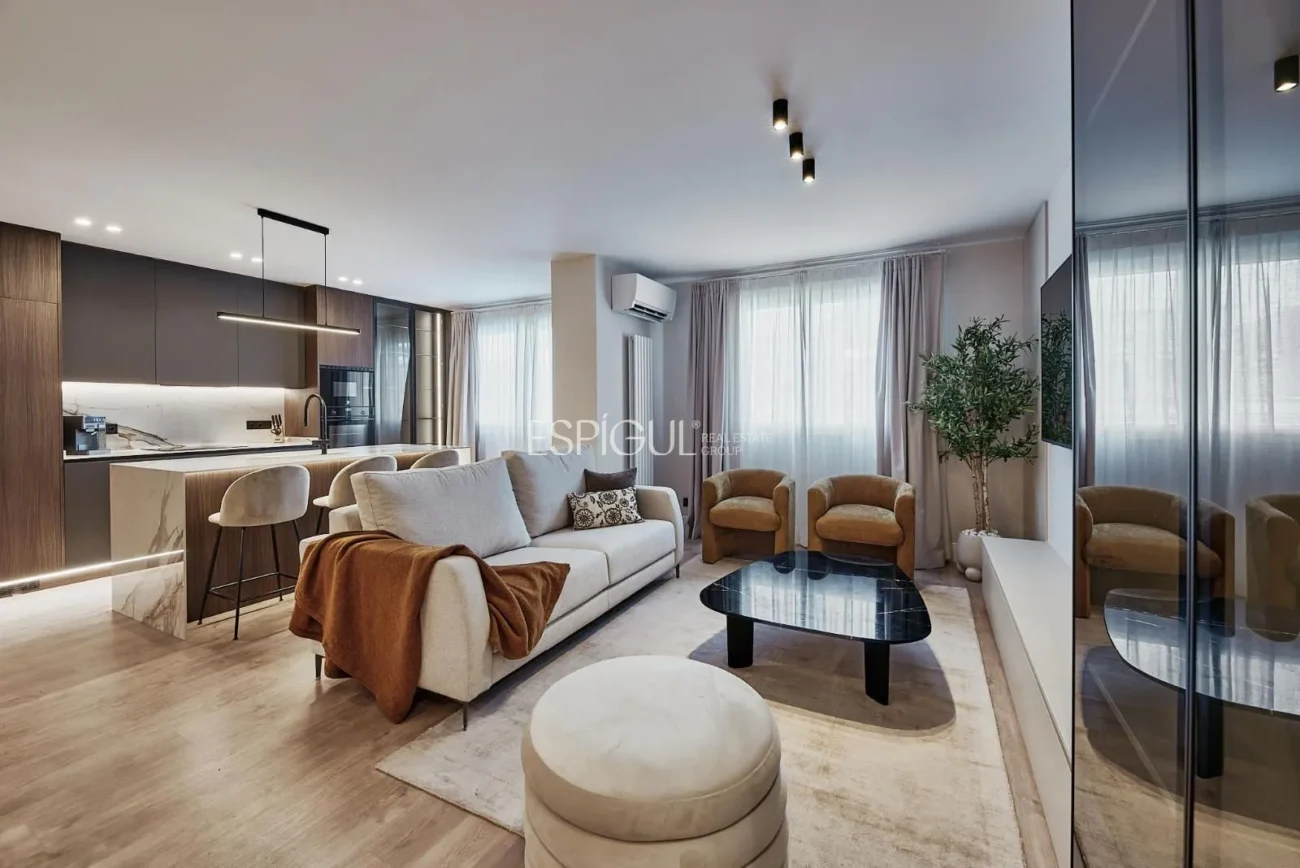 Vivienda reformada y exterior en Calle Conde de Peñalver, Lista