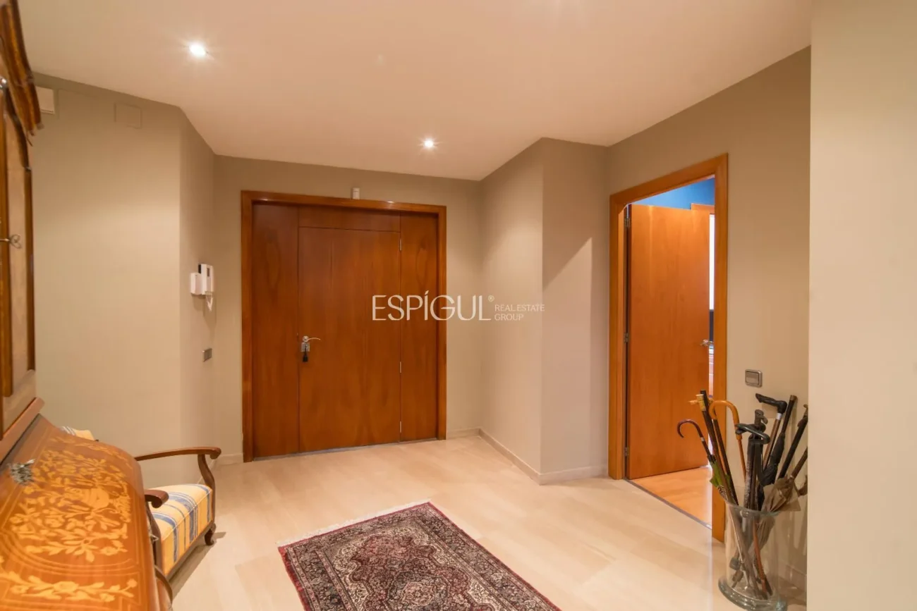 Àmplia casa de 6 habitacions amb piscina a Sant Berger, Teià