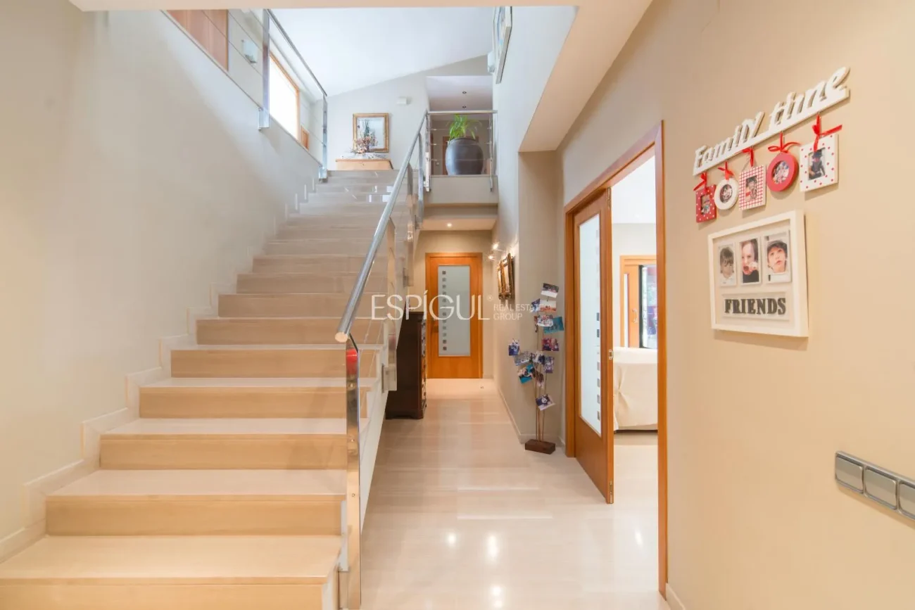Àmplia casa de 6 habitacions amb piscina a Sant Berger, Teià