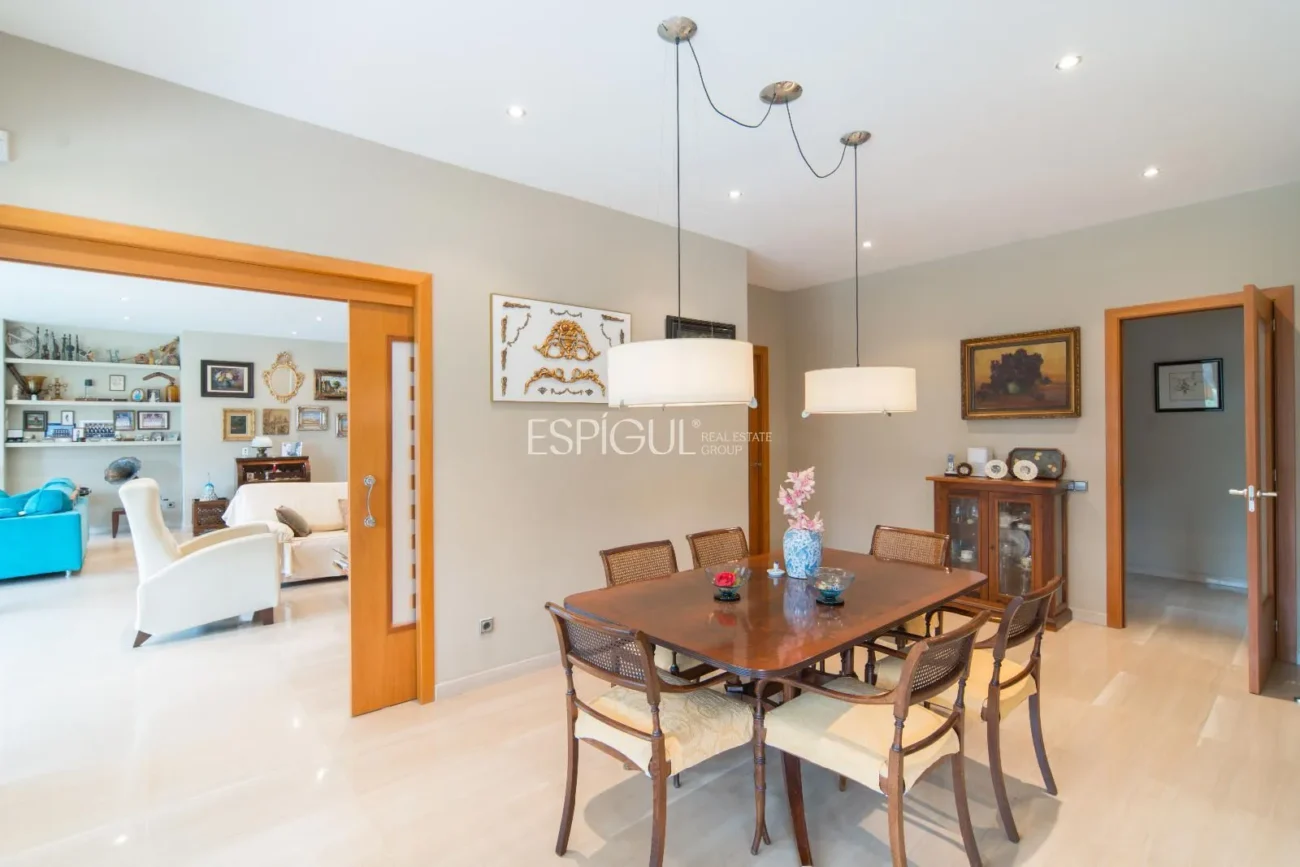 Àmplia casa de 6 habitacions amb piscina a Sant Berger, Teià