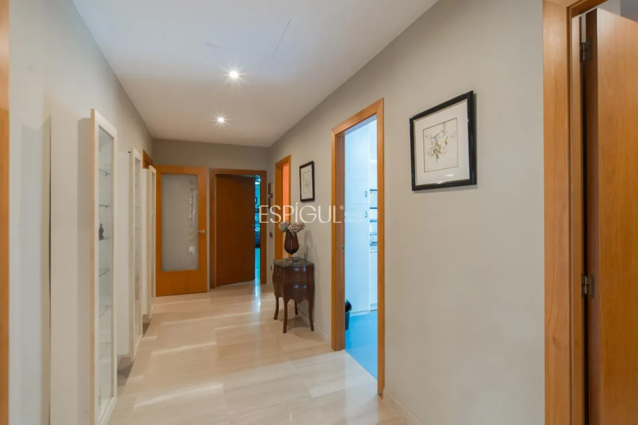 Àmplia casa de 6 habitacions amb piscina a Sant Berger, Teià