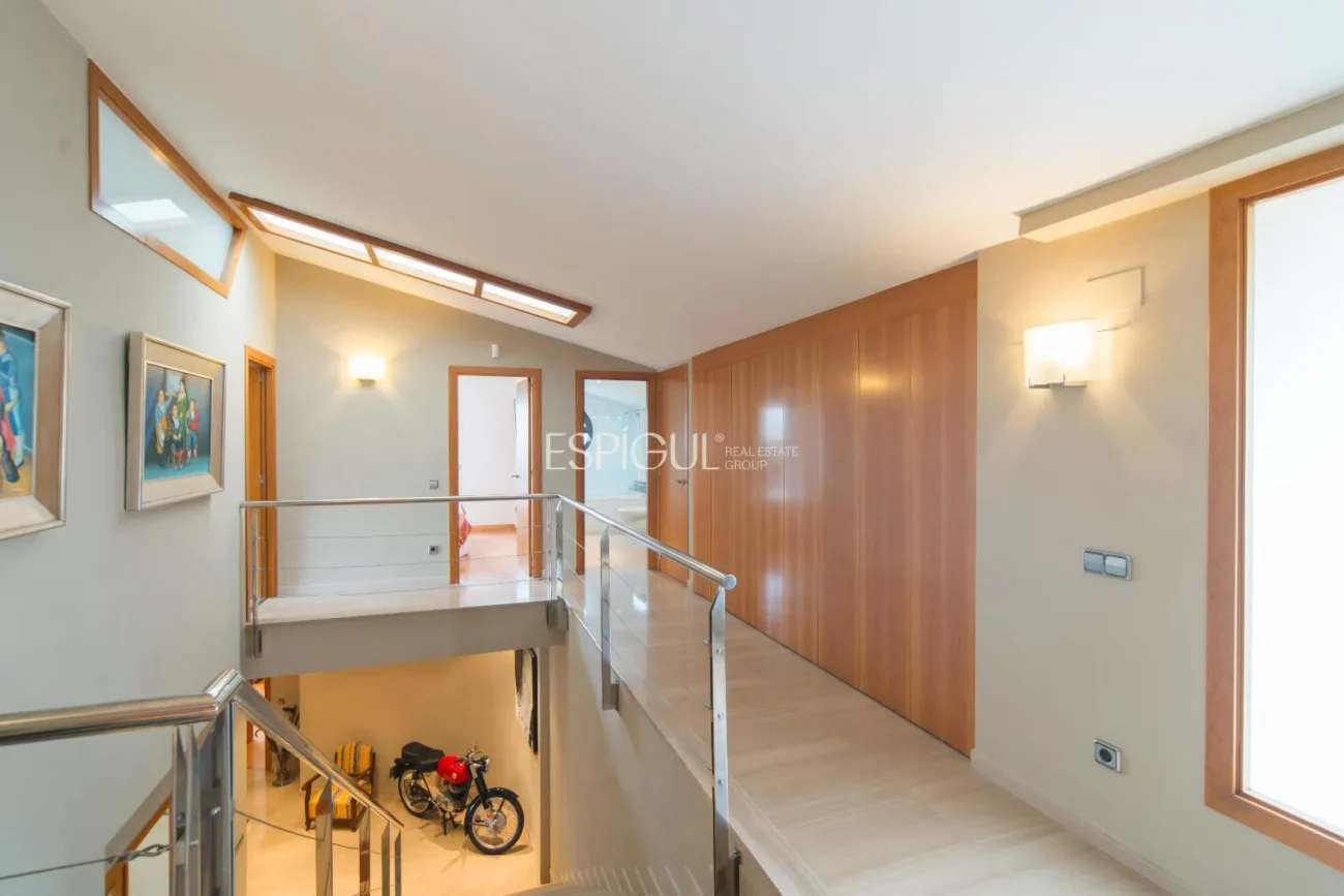 Àmplia casa de 6 habitacions amb piscina a Sant Berger, Teià