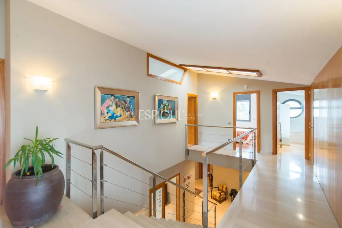 Àmplia casa de 6 habitacions amb piscina a Sant Berger, Teià