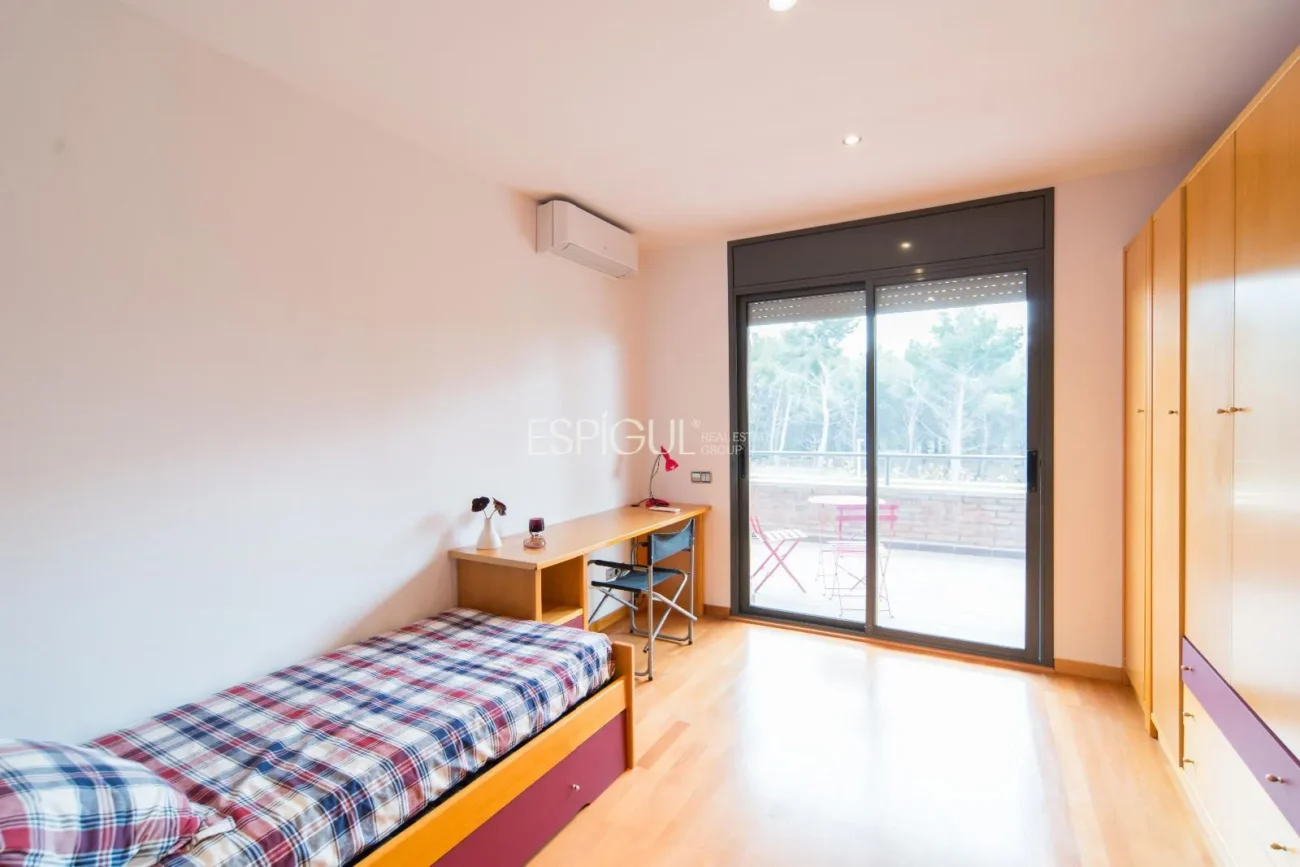 Àmplia casa de 6 habitacions amb piscina a Sant Berger, Teià
