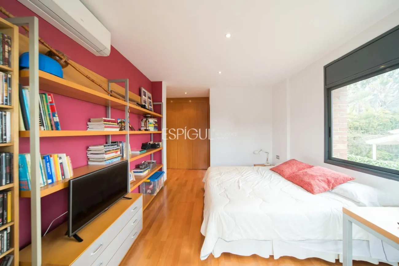 Àmplia casa de 6 habitacions amb piscina a Sant Berger, Teià