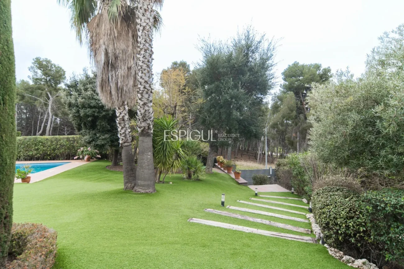 Àmplia casa de 6 habitacions amb piscina a Sant Berger, Teià