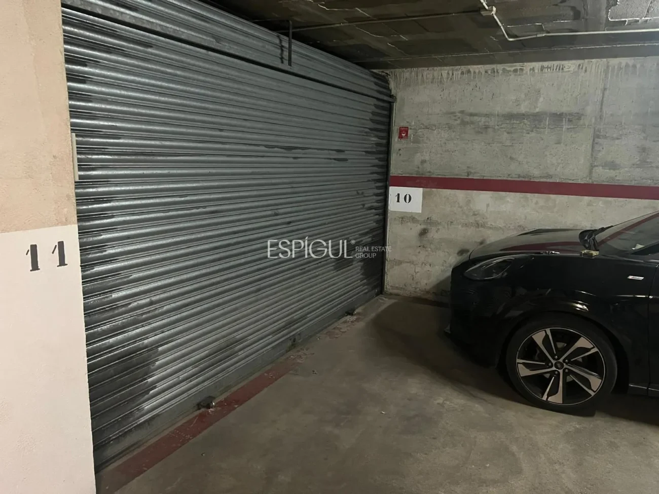 Parking double fermé à Salt