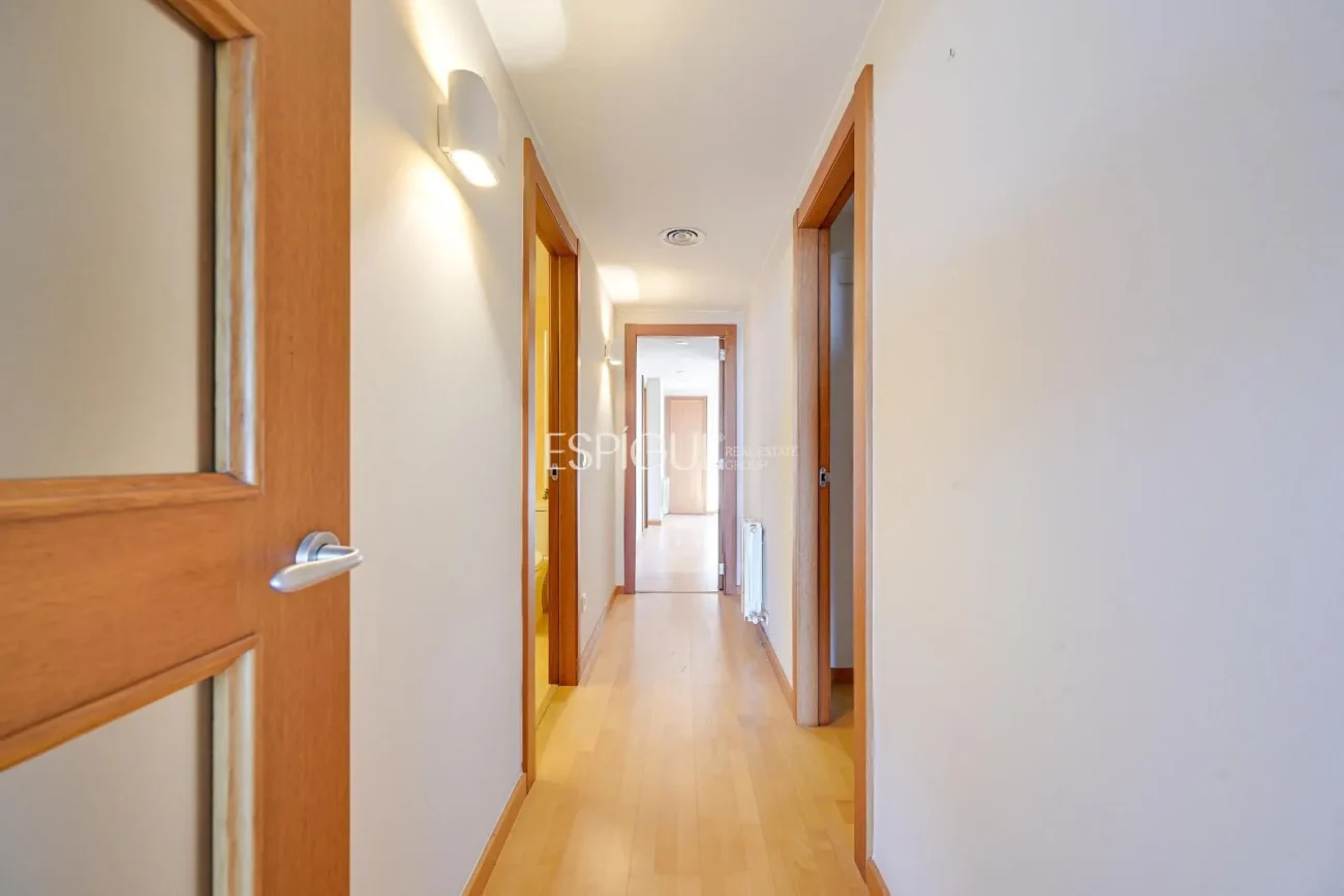 Luxury Penthouse in Parc Migdia: Exclusivity with Pool and Unique Views in Girona