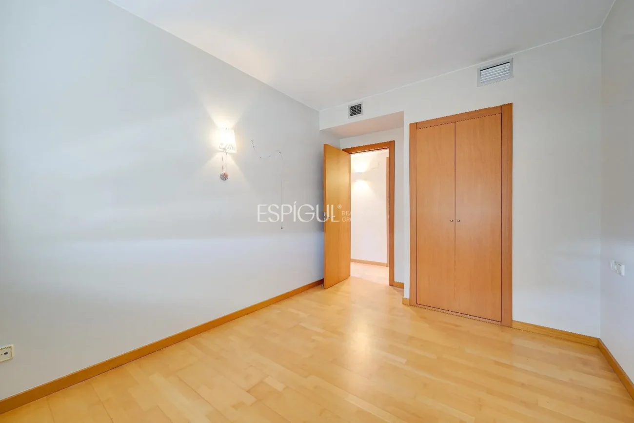 Luxury Penthouse in Parc Migdia: Exclusivity with Pool and Unique Views in Girona