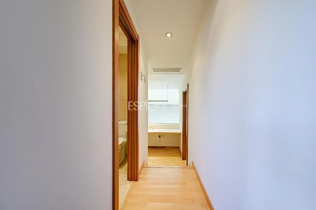 Luxury Penthouse in Parc Migdia: Exclusivity with Pool and Unique Views in Girona