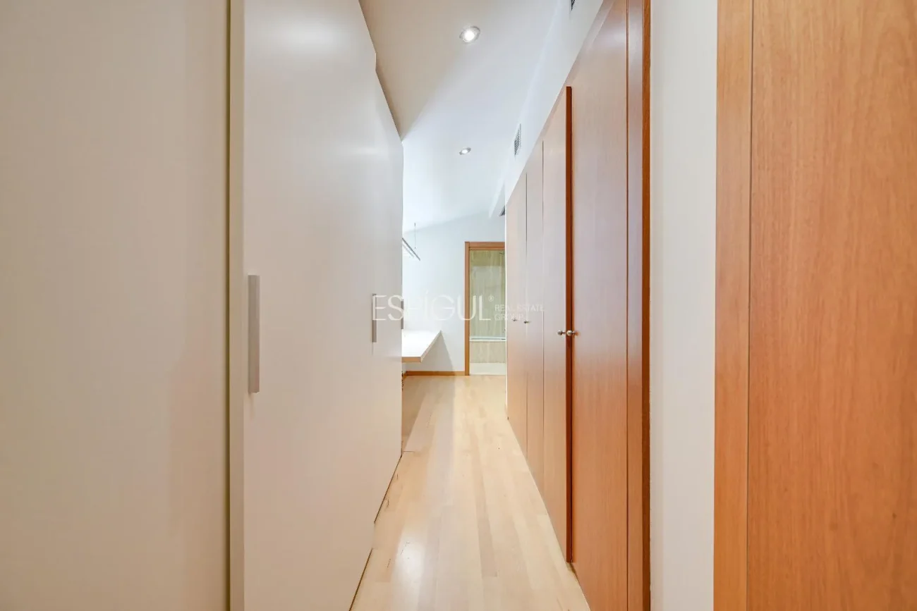 Luxury Penthouse in Parc Migdia: Exclusivity with Pool and Unique Views in Girona