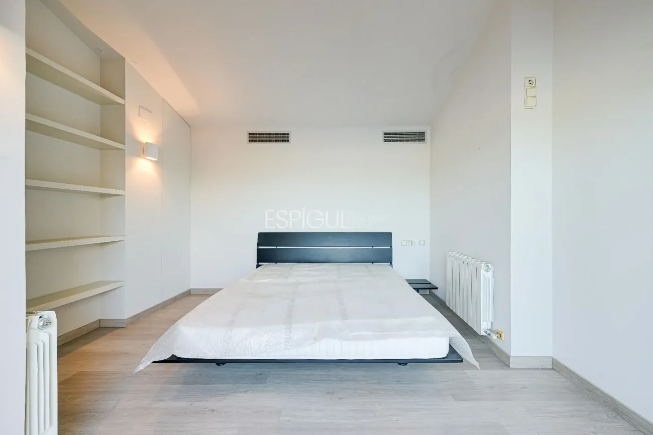 Luxury Penthouse in Parc Migdia: Exclusivity with Pool and Unique Views in Girona