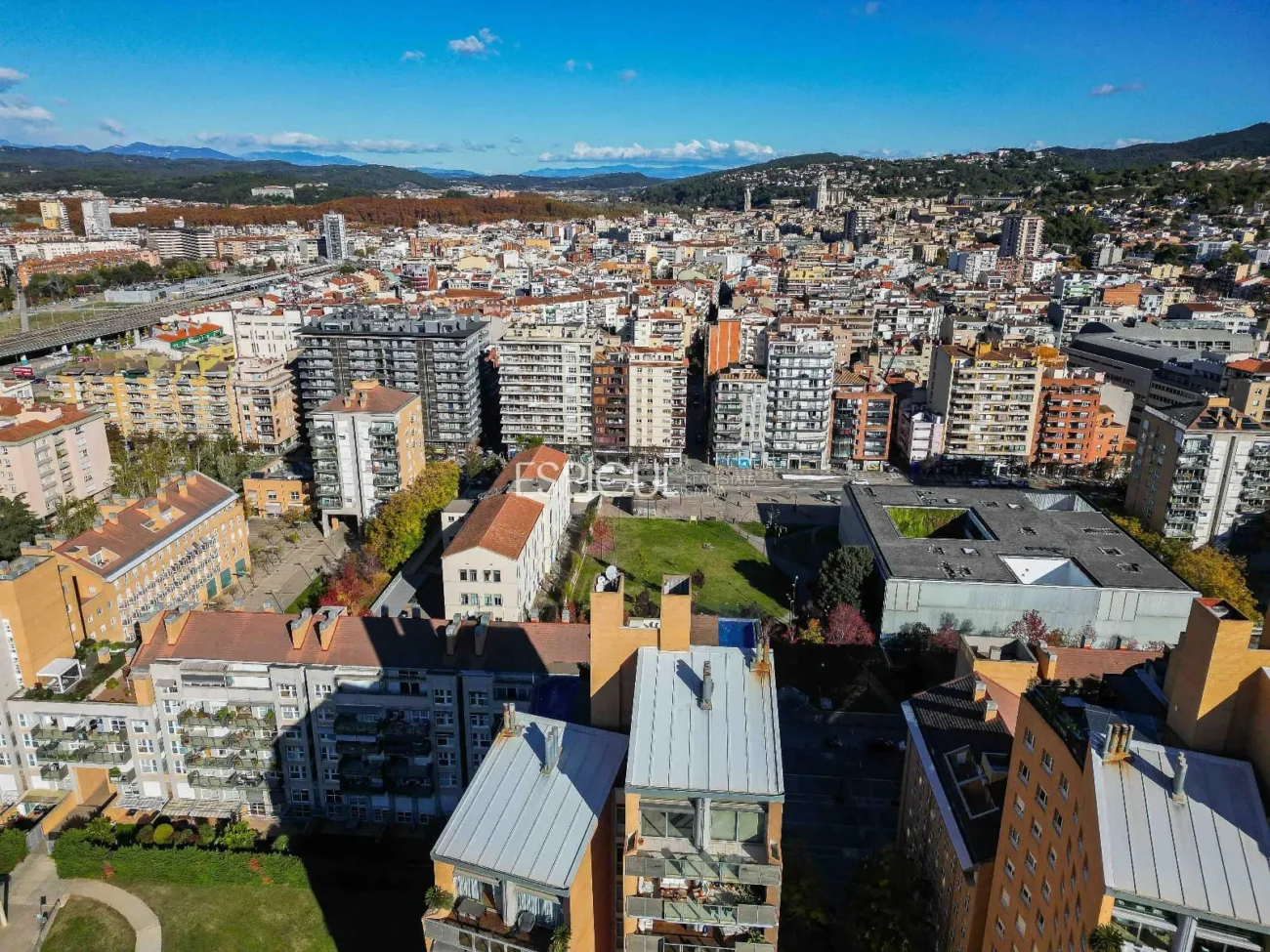 Luxury Penthouse in Parc Migdia: Exclusivity with Pool and Unique Views in Girona