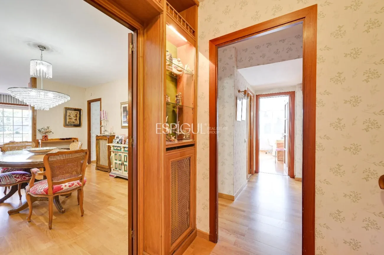 Attique en duplex à rénover à vendre à Eixample