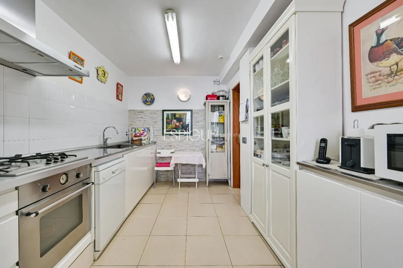 Attique en duplex à rénover à vendre à Eixample