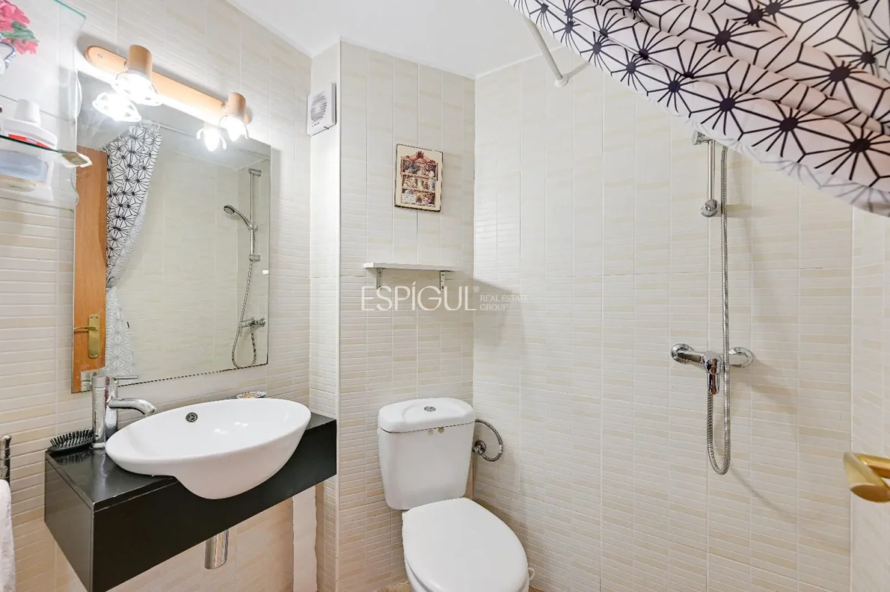 Attique en duplex à rénover à vendre à Eixample