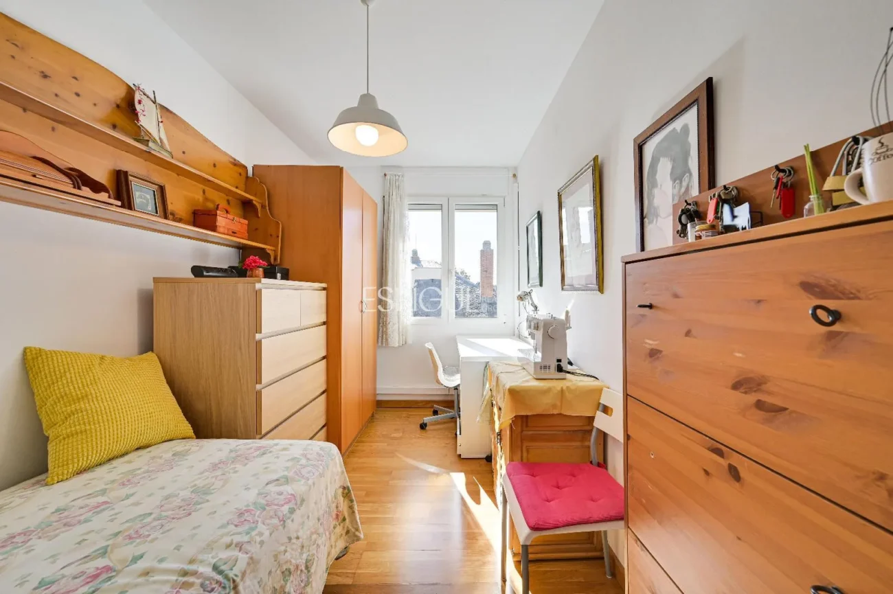 Attique en duplex à rénover à vendre à Eixample
