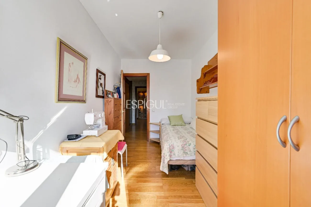 Attique en duplex à rénover à vendre à Eixample