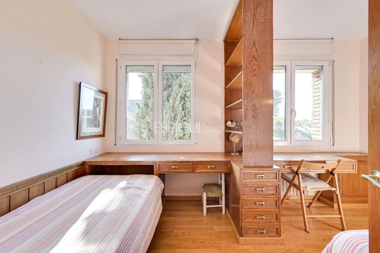 Attique en duplex à rénover à vendre à Eixample