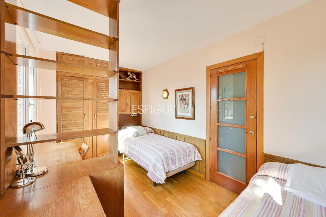 Attique en duplex à rénover à vendre à Eixample