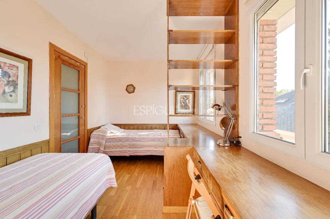 Attique en duplex à rénover à vendre à Eixample