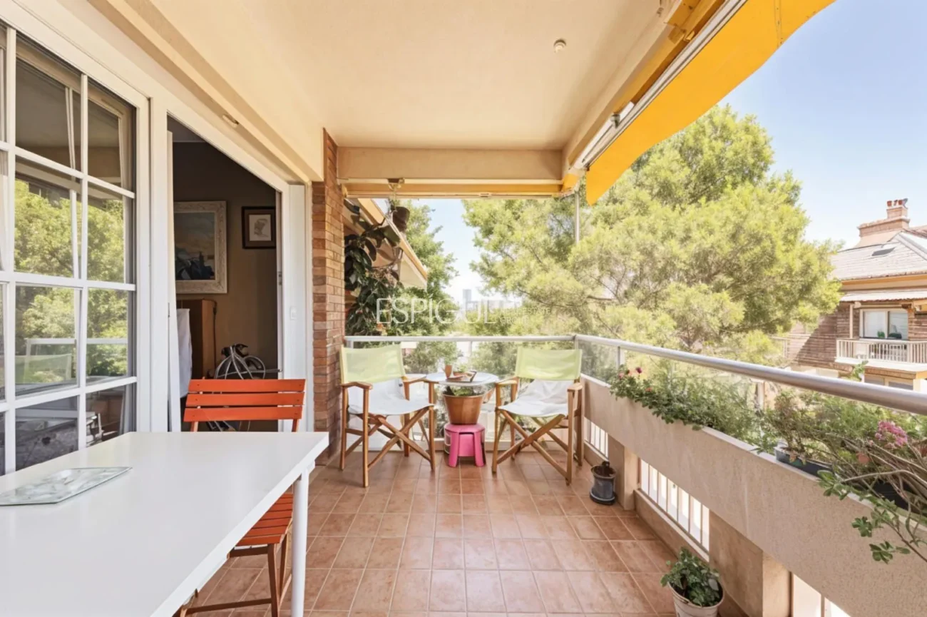 Attique en duplex à rénover à vendre à Eixample