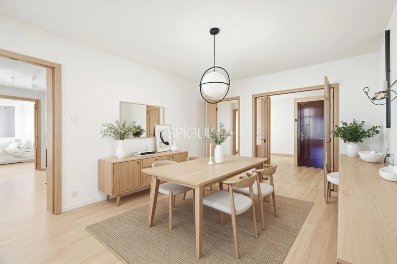 Attique en duplex à rénover à vendre à Eixample
